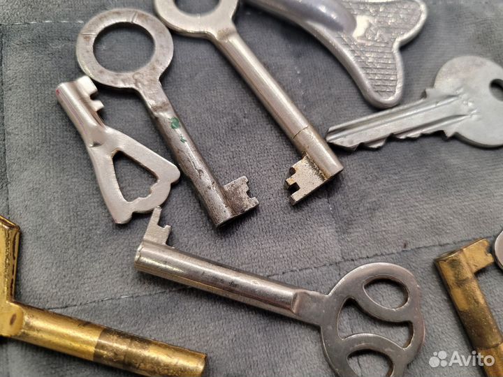 Ключи от замков пакетом