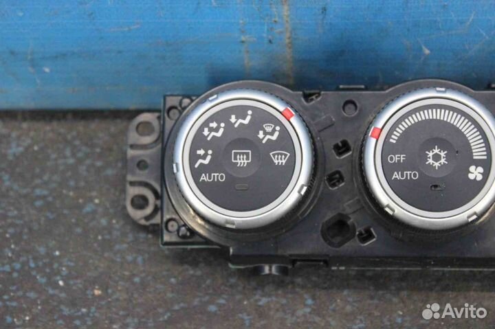 Блок управления климат-контролем Mitsubishi Outlan