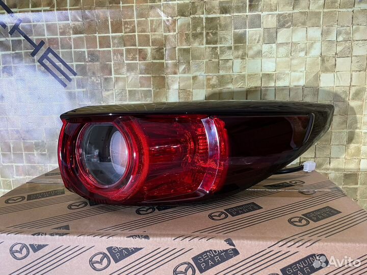 Фонарь задний правый Mazda CX-5 2 17+ Галоген