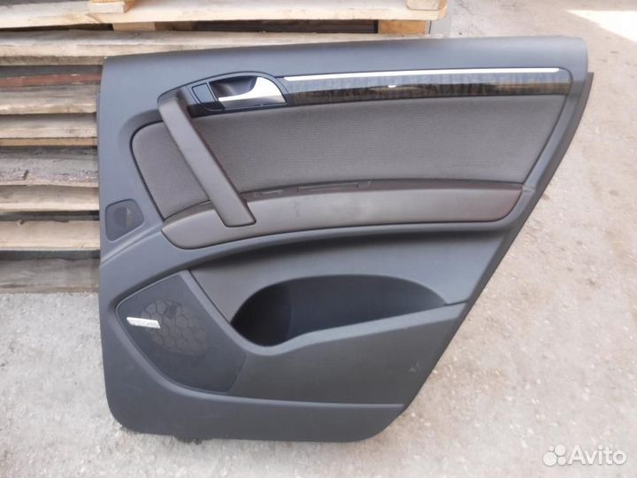 Обшивка двери прав.зад. Audi/ Q7/ 4LB/ к.т.№