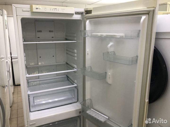 Холодильник Samsung. No Frost. 180 см. Гарантия