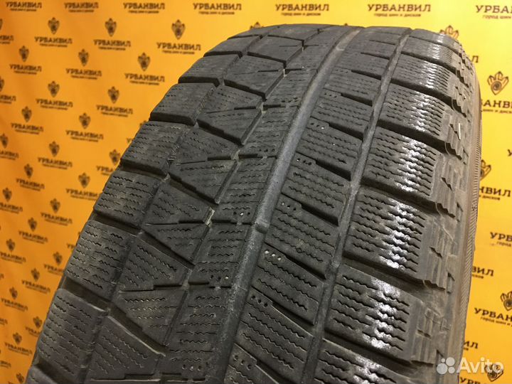 Bridgestone Blizzak Revo GZ 215/60 R17 96S