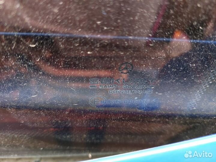 Стекло боковое Mercedes Vito w638