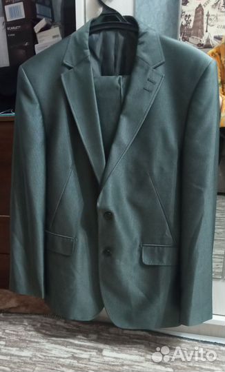 Отдаю бесплатно. Мужской костюм 48размер