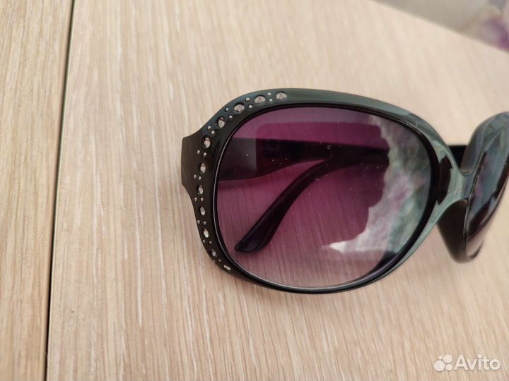 Солнечные очки женские