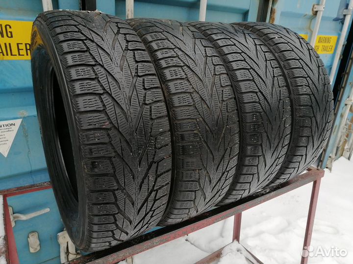 Nokian Tyres Hakkapeliitta R2 SUV 235/65 R17 106S