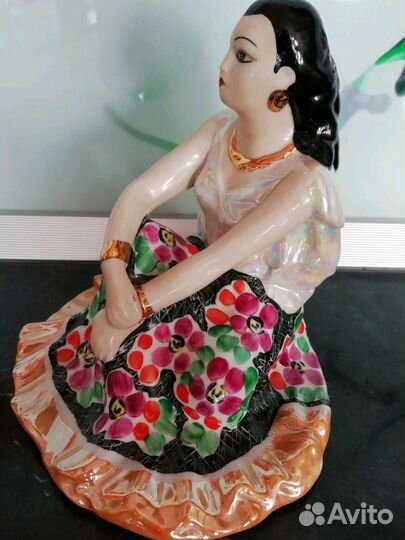 Статуэтка цыганка Земфира, Дулево, 97г