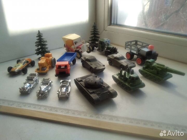 Игрушки СССР машинки, солдатики