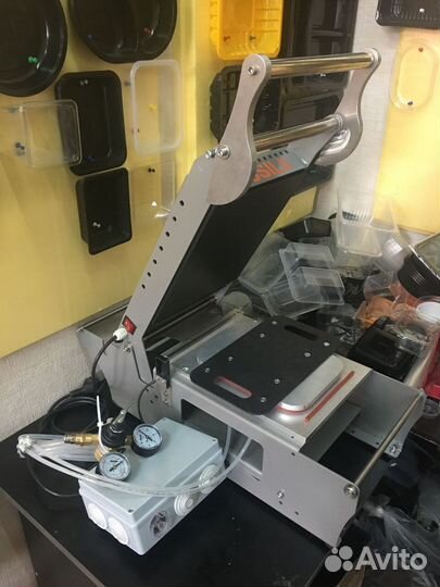 Запайщик лотков с едой с газом и встроен. обрезкой