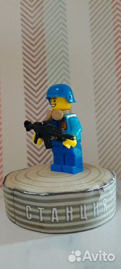 Lego фигурка полицейский