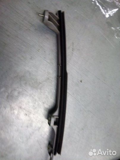 Направляющая стекла двери задняя правая Kia