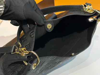 Louis Vuitton Hobo Métis, Москва