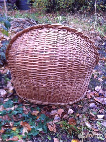 Корзина плетеная полузакрытая из лозы