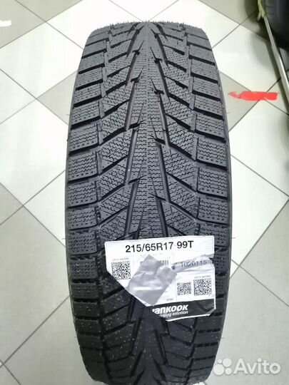 Hankook Winter I'Cept iZ 2 W616 215/65 R17 99T