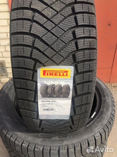 Pirelli Ice Zero FR 245/45 R18
