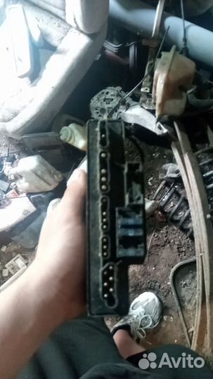 Блок предохранителей и реле Mercedes W210