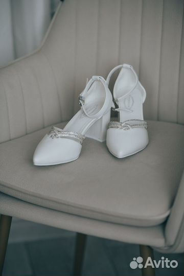 Туфли женские 37 размер белые