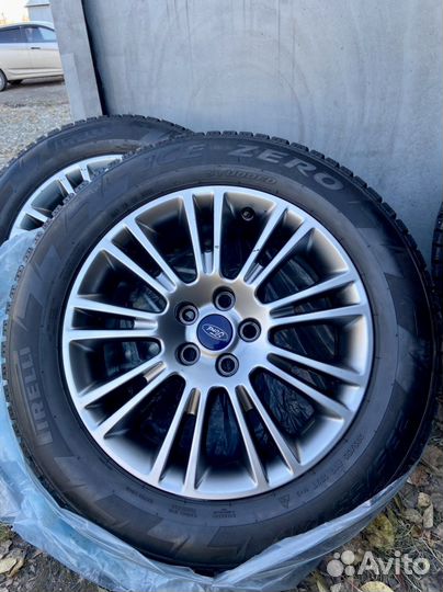 Pirelli Ice Zero 235/55 R17