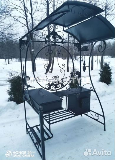 Мангал с крышей