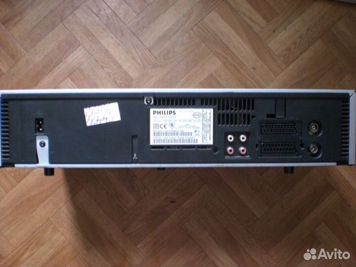 Видеомагнитофон Philips vr805/58