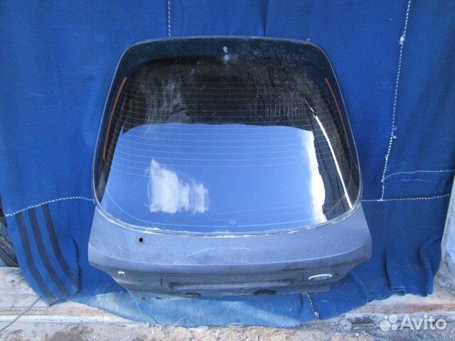 Ford mondeo 1996. Крышка багажника. Хлопушка