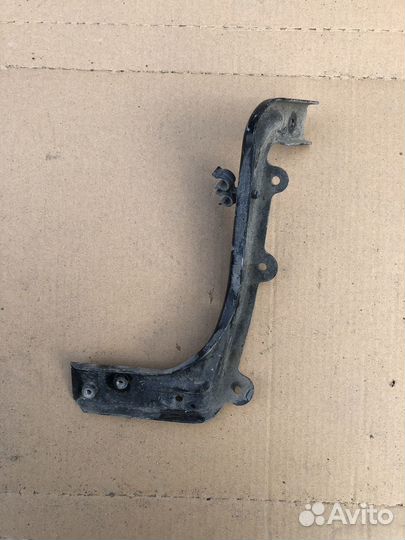 Кронштейн крепления радиатора GLE W167