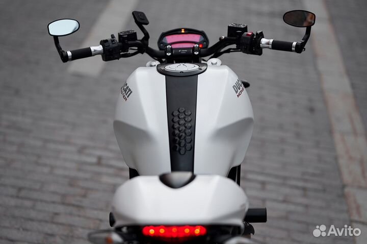 Ducati monster 696 ABS