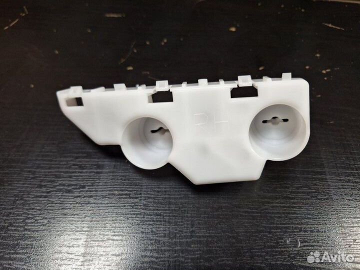 Кронштейн бампера передний правый Nissan Teana L33