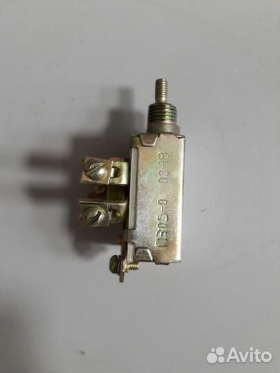 Переключатель света центр. П305-3709010У