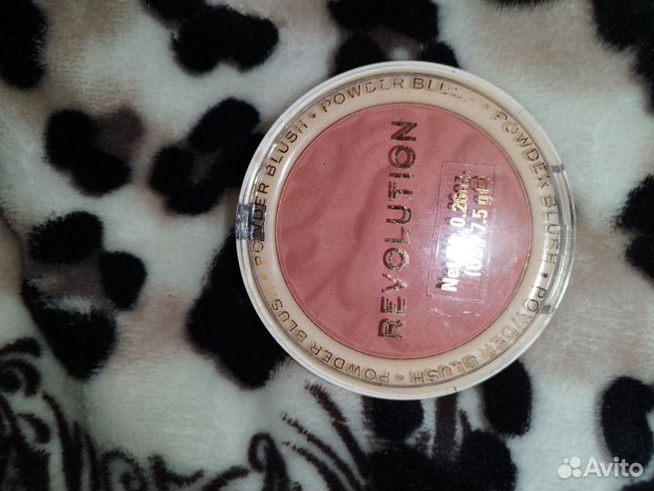 Revolution румяна