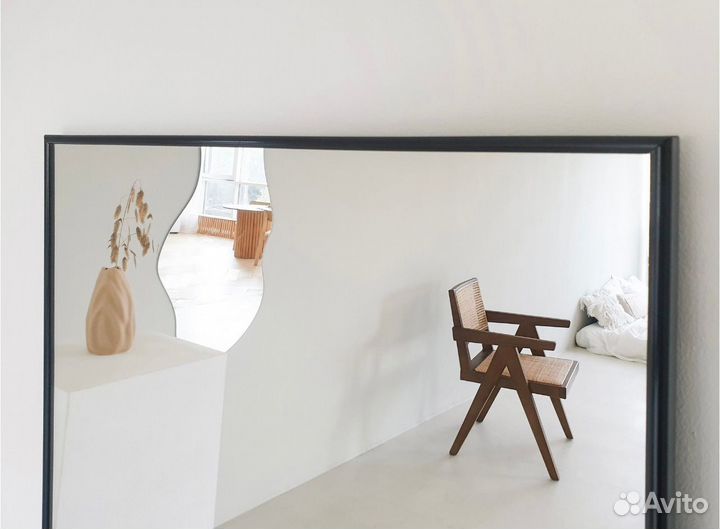 Зеркало в раме черного цвета 100*130см