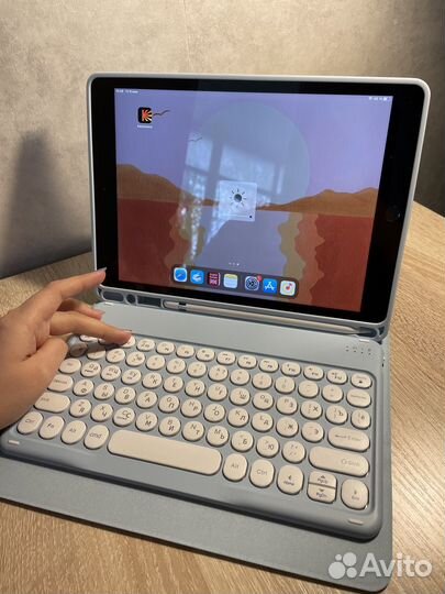 Бепроводная клавиатура для iPad 10.2