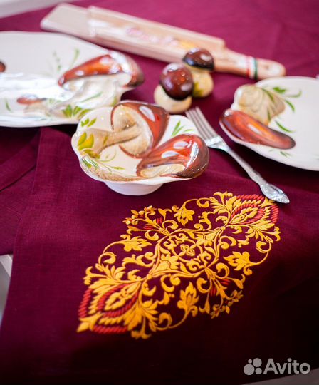 Скатерти льняные с вышивкой
