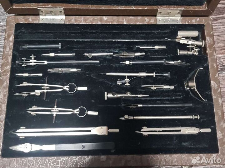 Готовальня (набор циркулей СССР)