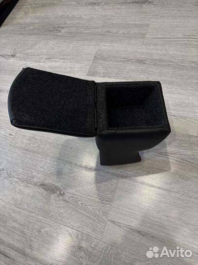 Подлокотник автомобильный honda capa