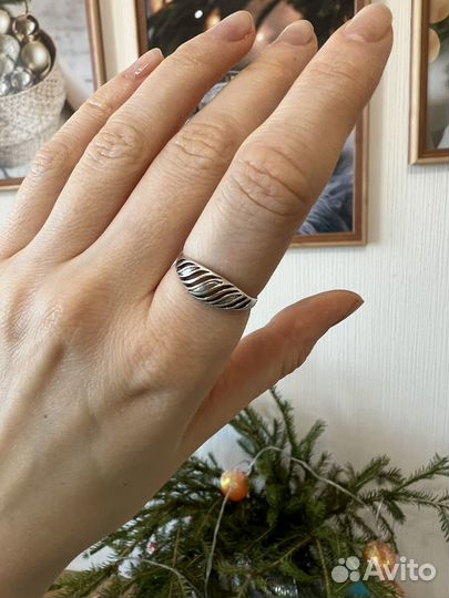 Серебряное кольцо