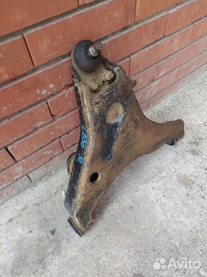 Рычаг нижний правый mitsubishi l 200