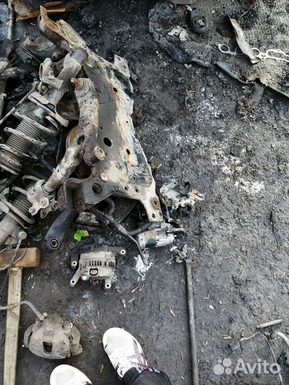 Mazda 3 BK - подрамник двигателя