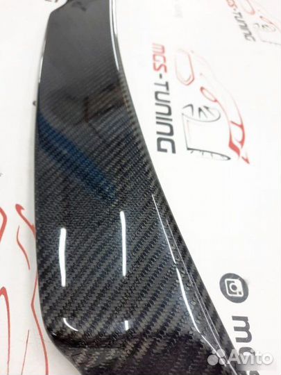 Спойлер на стекло BMW 5 Series G30 карбон V Style