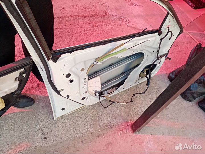 Дверь мазда 6