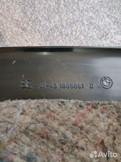 Левая обшивка BMW E30