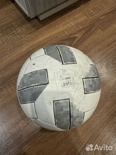 Футбольный мяч adidas telstar