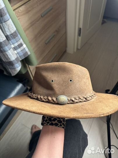 Продам шляпу замшевую