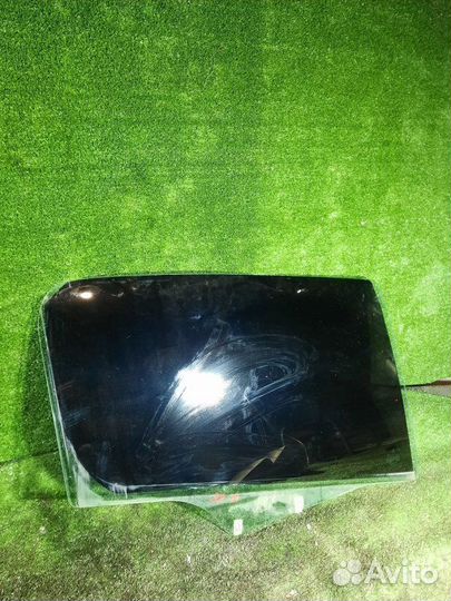 Стекло двери заднее правое Peugeot 307 1 NFU