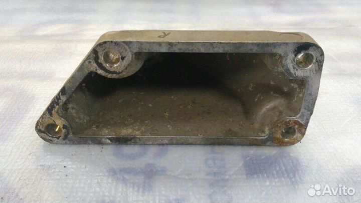 Кронштейн двигателя правый Toyota Mark2 1992-1996