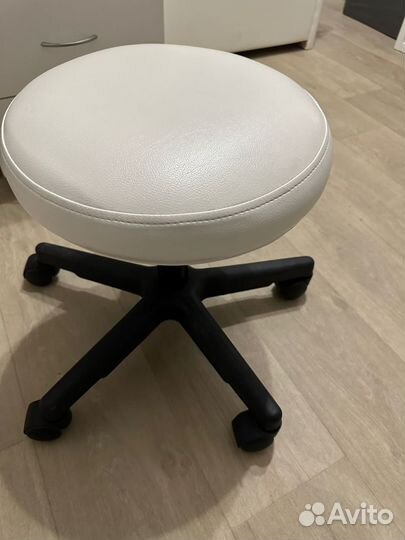 Педикюрный табурет
