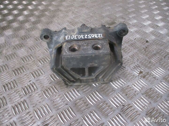 Подушка двс Mercedes-Benz A9412419713