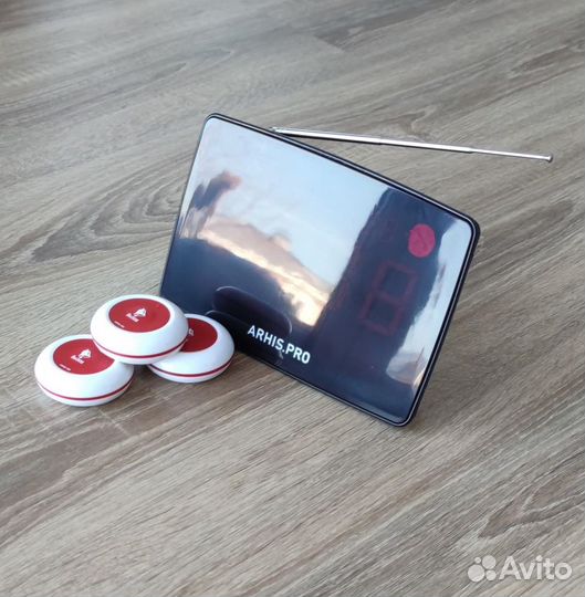 Кнпока вызова официанта и табло отображения вызова