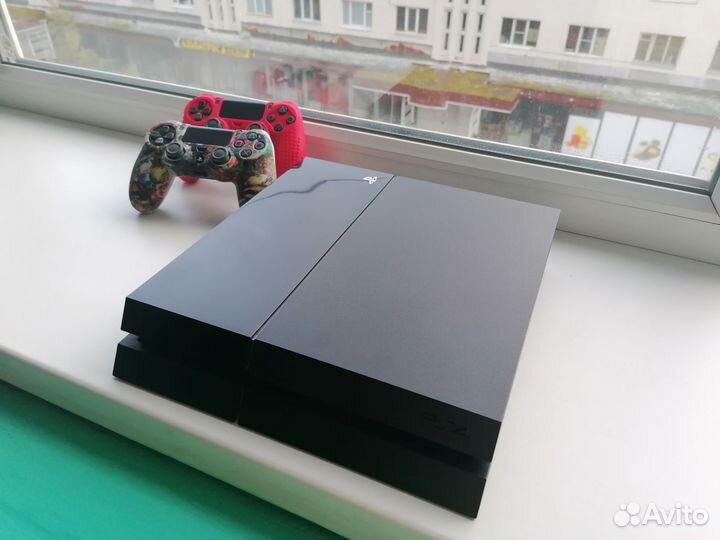 PS4 500gb + 2 джойстика