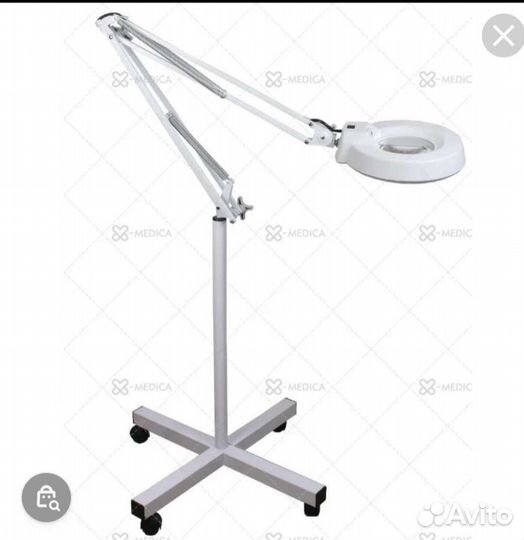 Лампа лупа на штативе